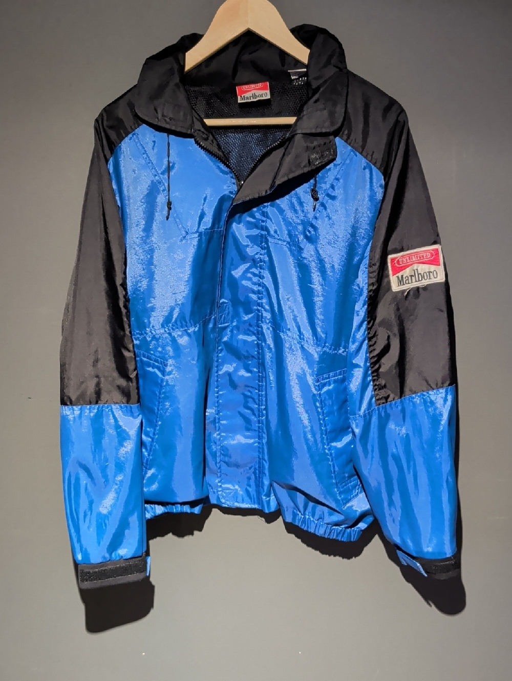 Vintage Marlboro Blue and Black Men's Hooded Windbreaker